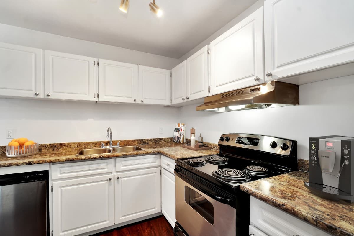 Berry Road Apartments - 2 Bedroom available at 5411 - 208 Street, Langley 5