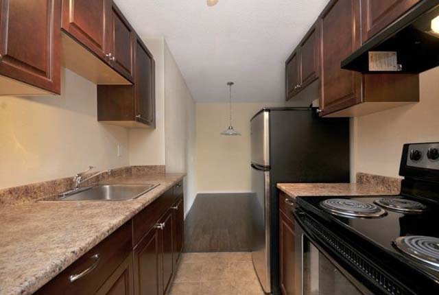 Westminster Court - 1 Bedroom available at 955 Humboldt Street, Victoria 2