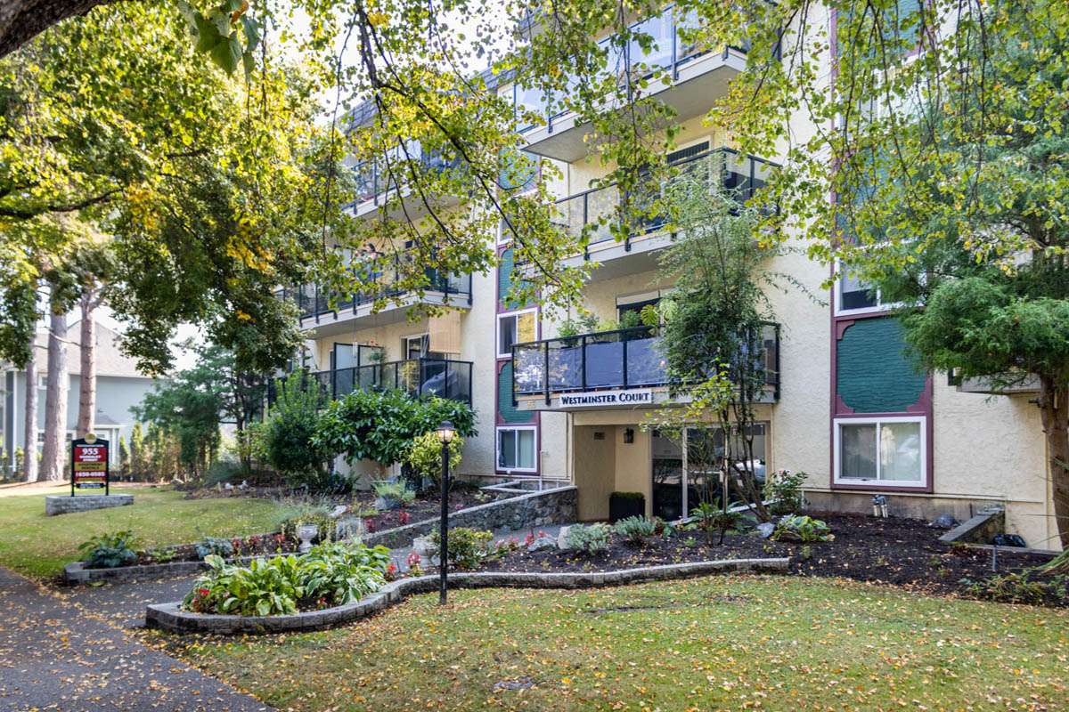 Westminster Court - 1 Bedroom available at 955 Humboldt Street, Victoria 5
