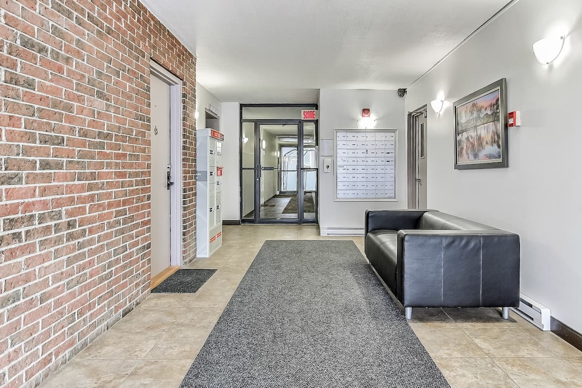Père-Marquette Apartments - 1 Bedroom available at 736 Rue Père-Marquette, Québec City 3