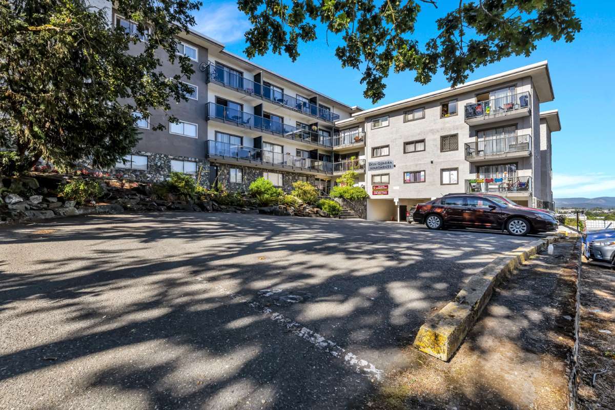 Don Quadra Apartments - 2 Bedroom + Den available at 3244 Quadra Street, Victoria 3