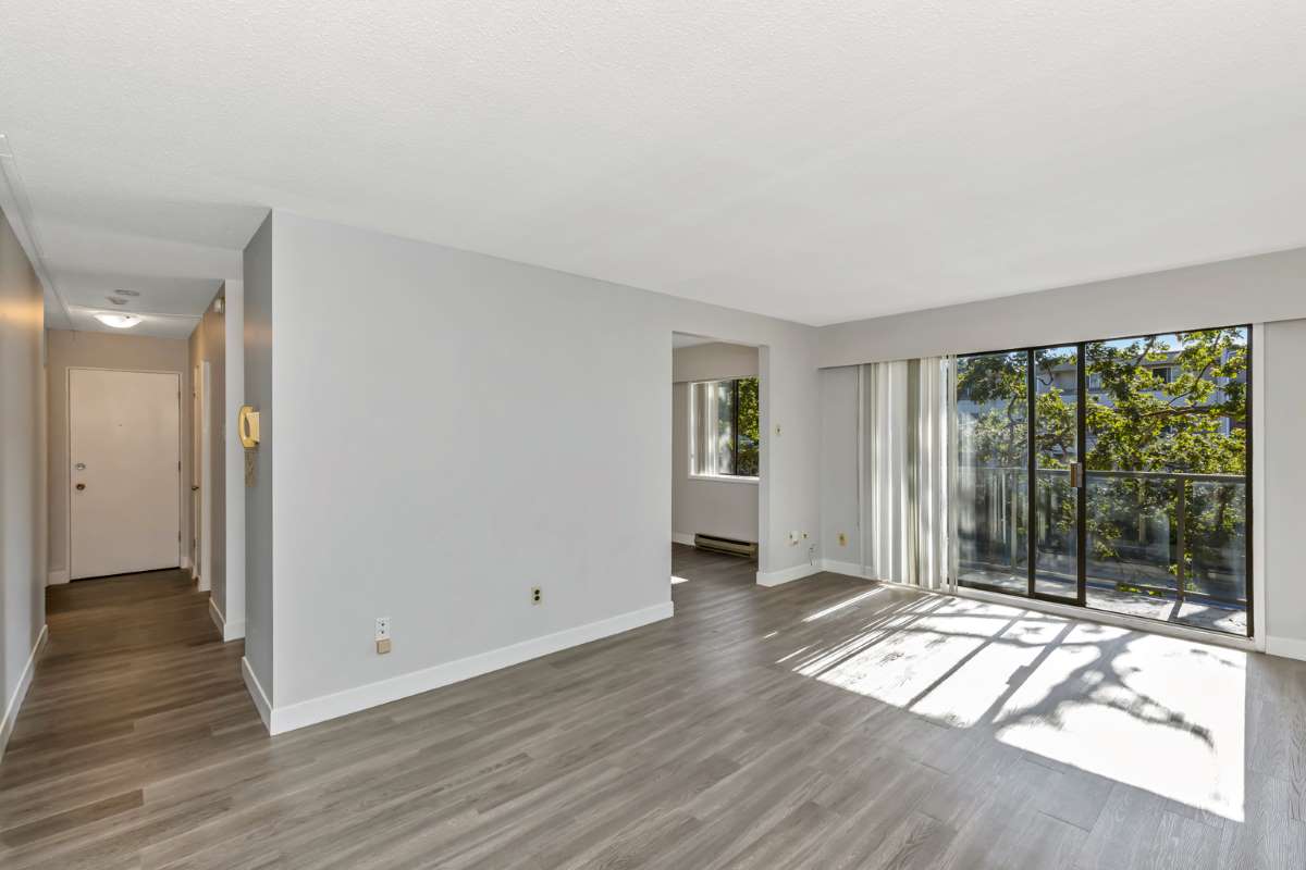 Don Quadra Apartments - 2 Bedroom + Den available at 3244 Quadra Street, Victoria 4