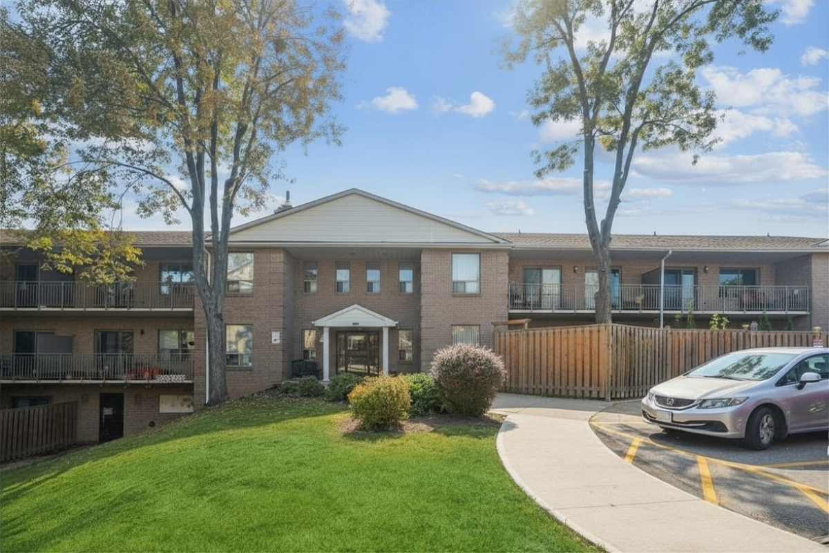 Tycourt Apartments and Townhomes - 2 Bedroom available at 1420 Tyandaga Park Drive, Burlington 3