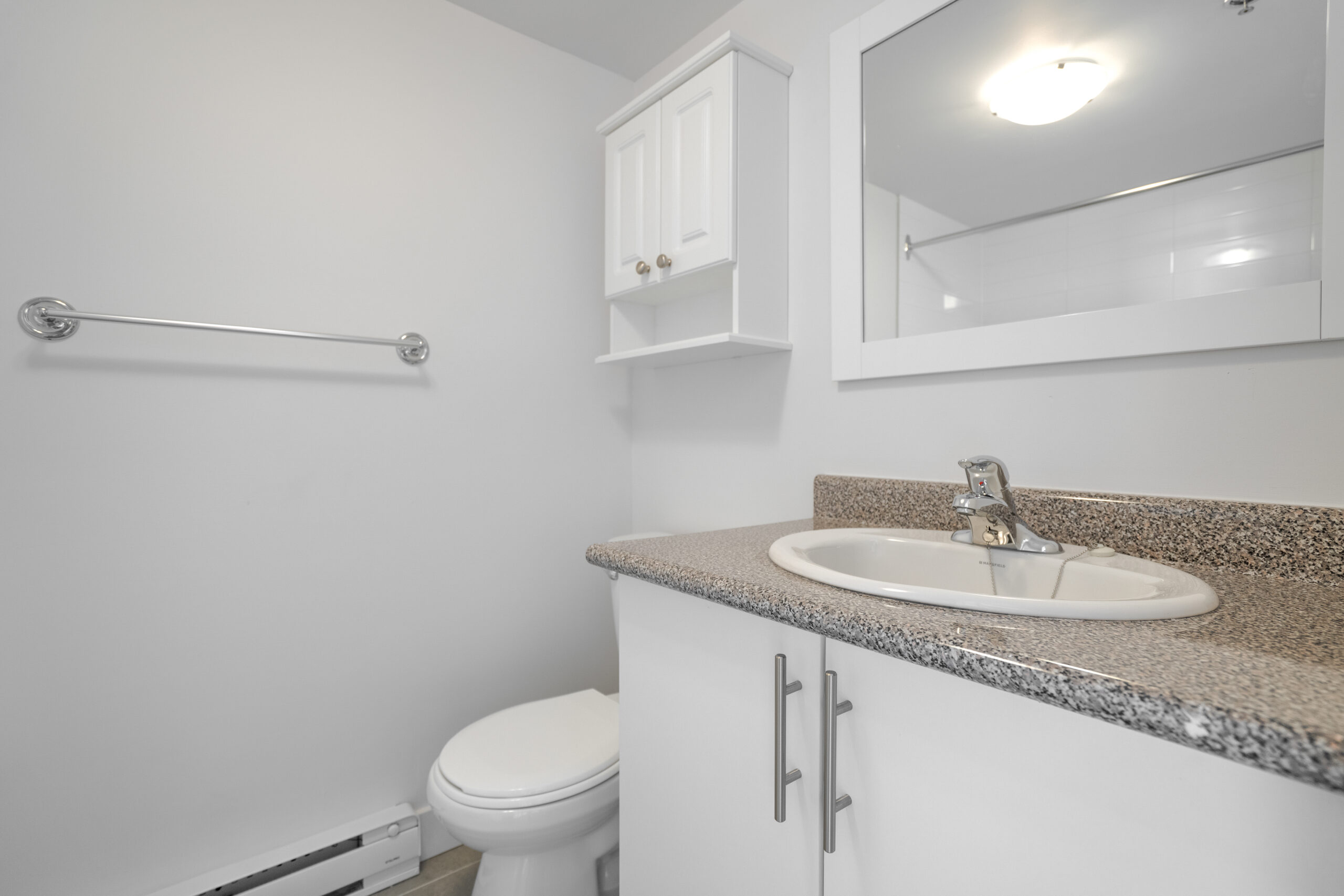 Red Top Tower Apartments - 1 Bedroom available at 5740 Cavendish Boulevard, Côte Saint-Luc 2