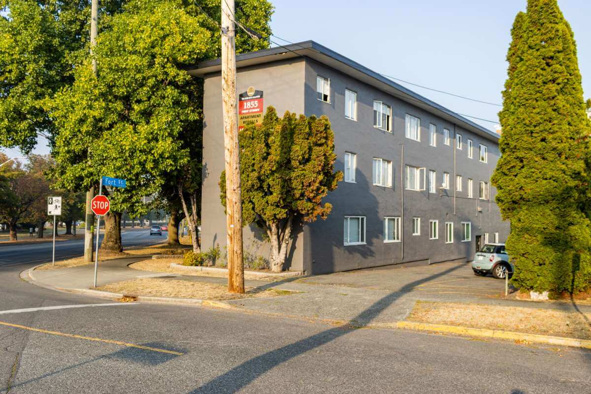 Island Manor Apartments - 1 Bedroom available at 1855 Fort Street, Victoria 4