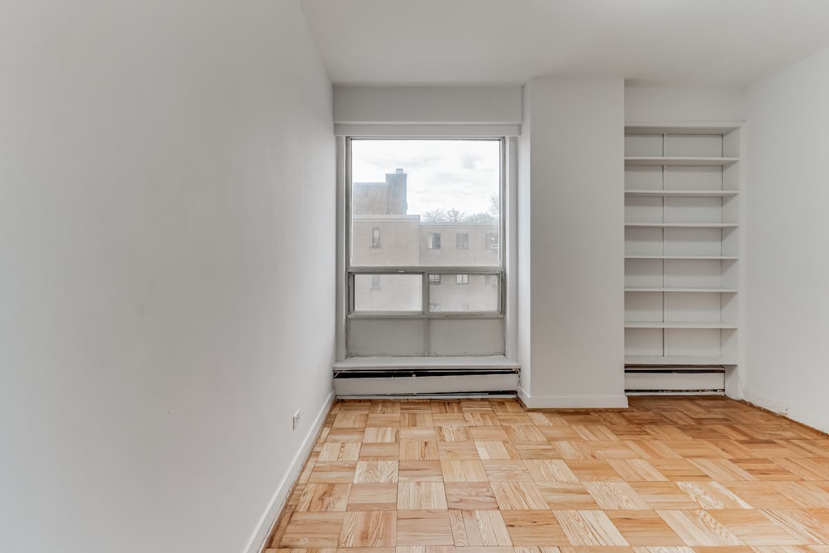 Oriole Apartments - 1 Bedroom + Den available at 1 Oriole Road , Toronto 5