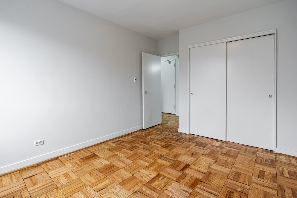 Oriole Apartments - 1 Bedroom + Den available at 1 Oriole Road , Toronto 3