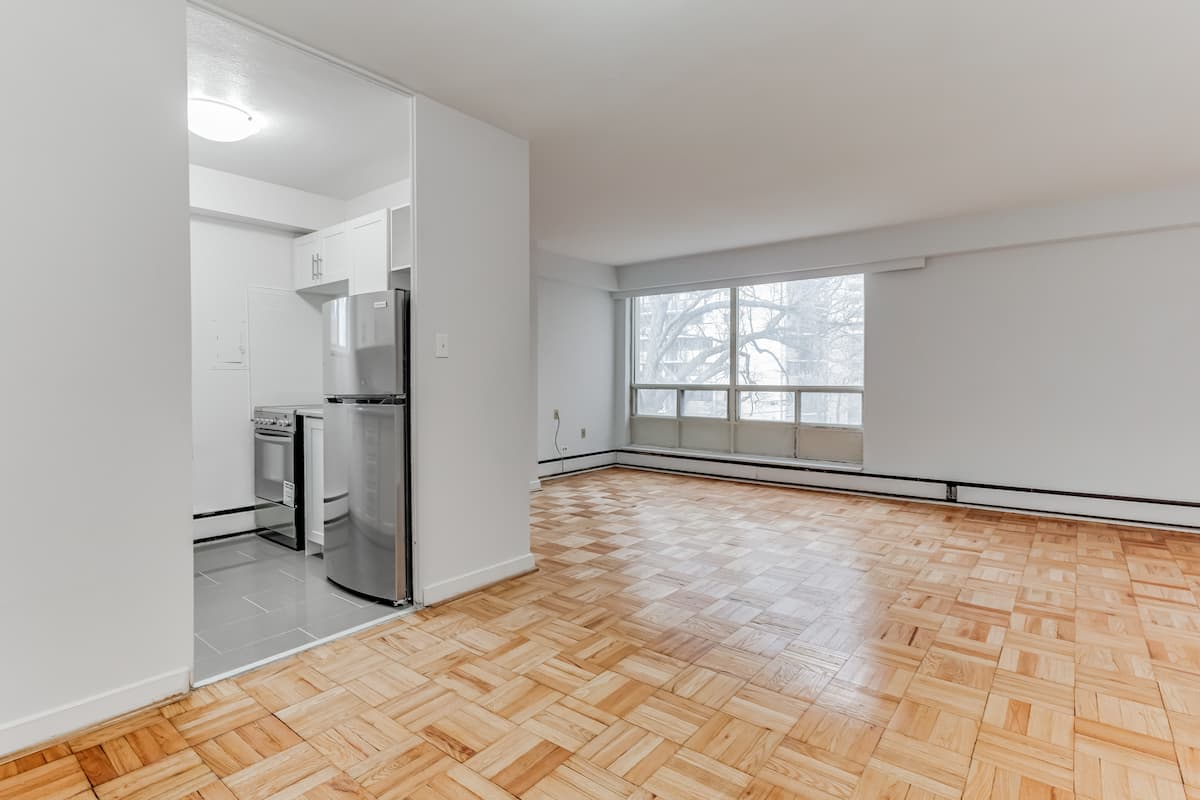 Oriole Apartments - 2 Bedroom available at 1 Oriole Road , Toronto 5