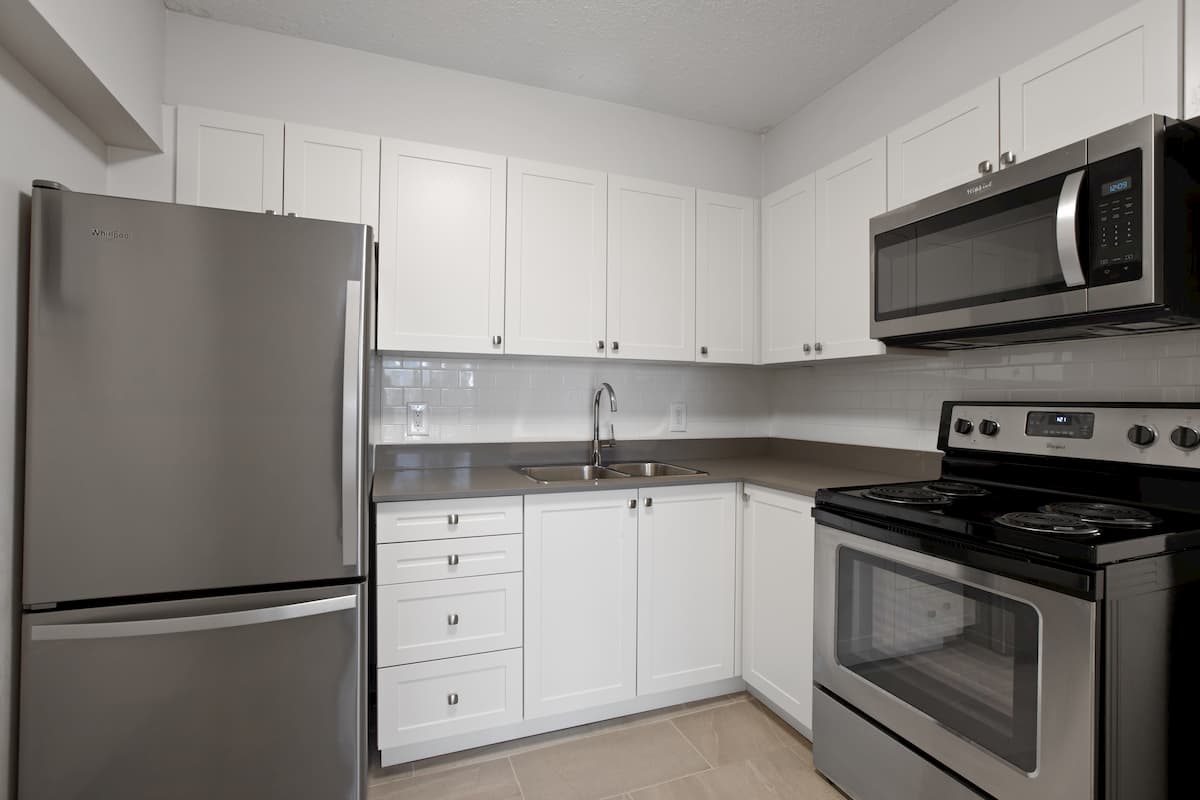 Le Paris Apartments - 1 Bedroom available at 141 Augusta Street, Ottawa 3