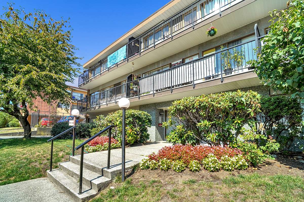 The Somerset Apartments - 1 Bedroom available at 525 Tenth Street, New Westminster 2
