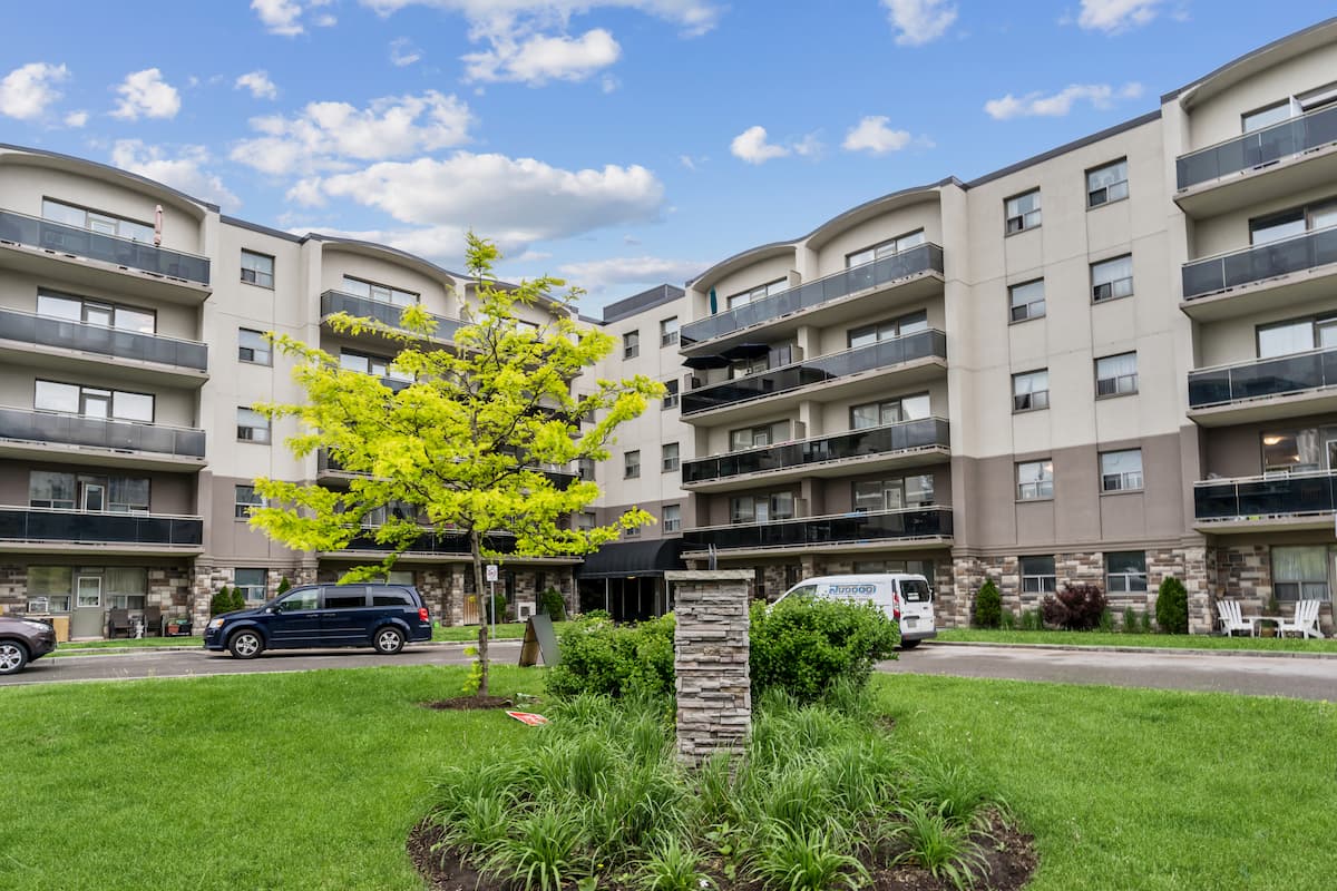 La Contessa - 1 Bedroom available at 140 Nonquon Road, Oshawa 2