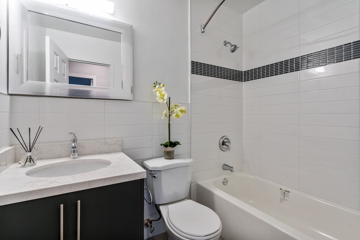 La Contessa - 2 Bedroom available at 140 Nonquon Road, Oshawa 2