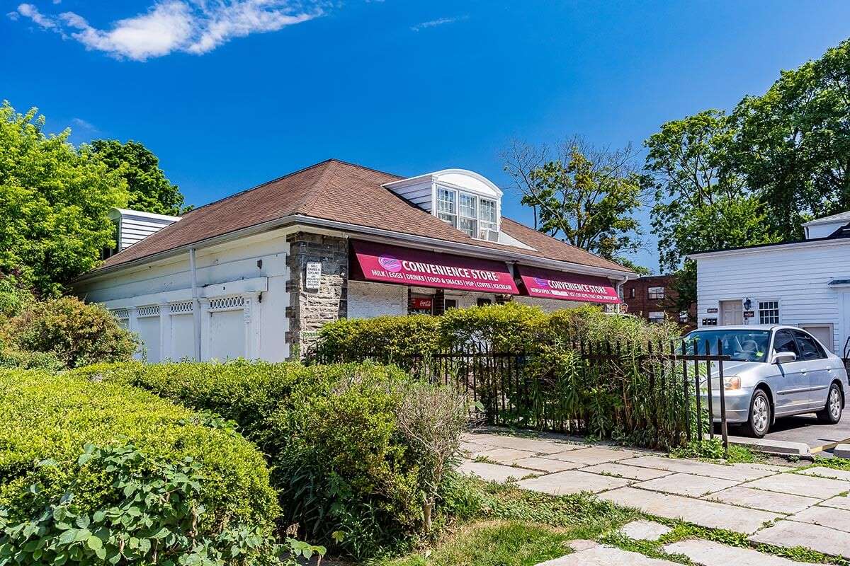 Mimico Estates - 2 Bedroom available at 2527 Lake Shore Blvd West, Etobicoke 4