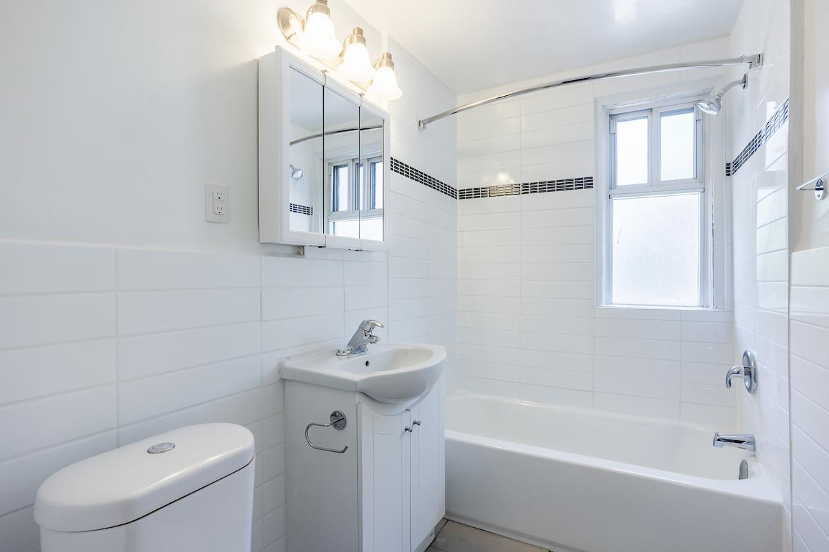 Mimico Estates - 2 Bedroom available at 2527 Lake Shore Blvd West, Etobicoke 2