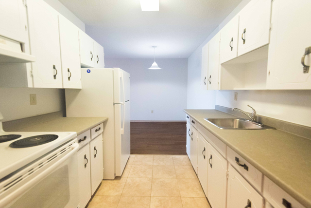 Fair Oaks Apartments - 1 Bedroom available at 3501 Savannah Avenue, Saanich 1