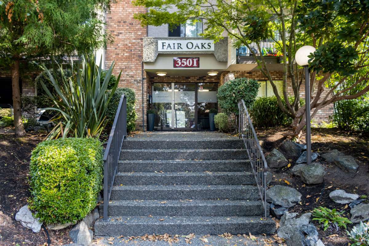 Fair Oaks Apartments - 1 Bedroom available at 3501 Savannah Avenue, Saanich 3