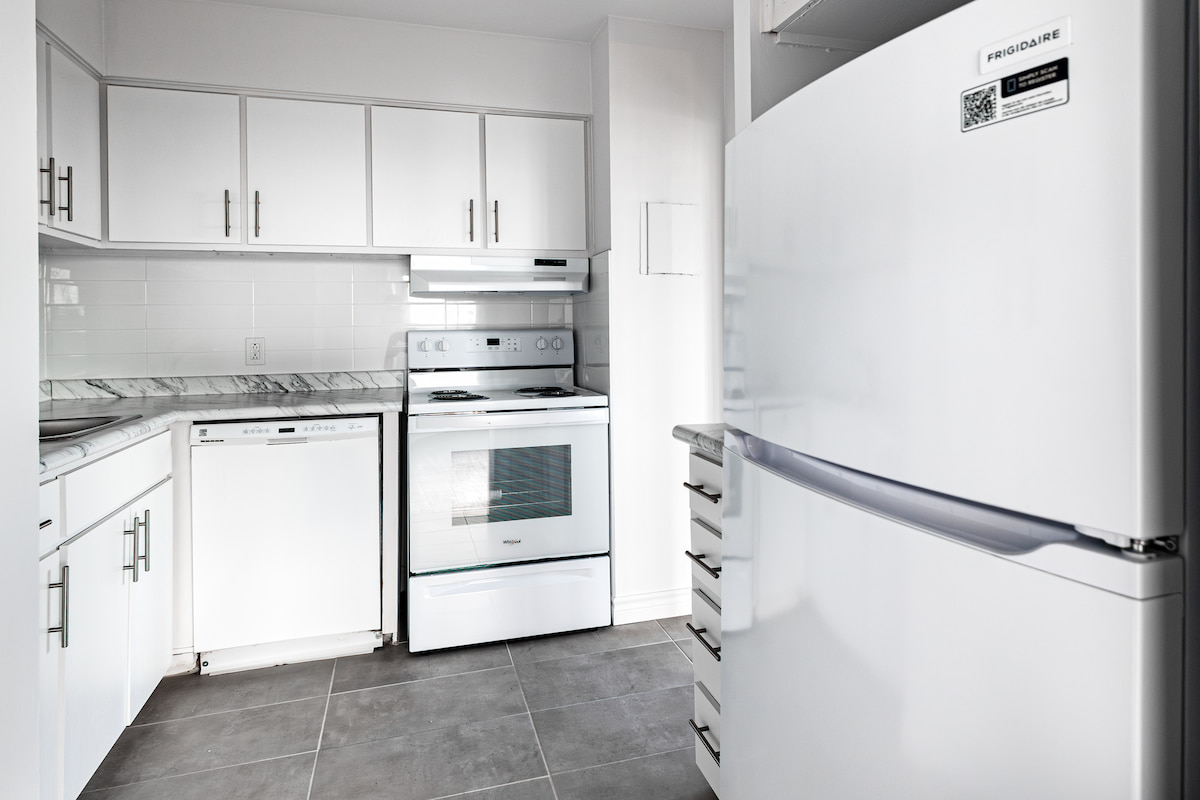 Domaine Bellerive Apartments - 2 Bedroom available at 1 Place De La Belle-Rive, Laval 3