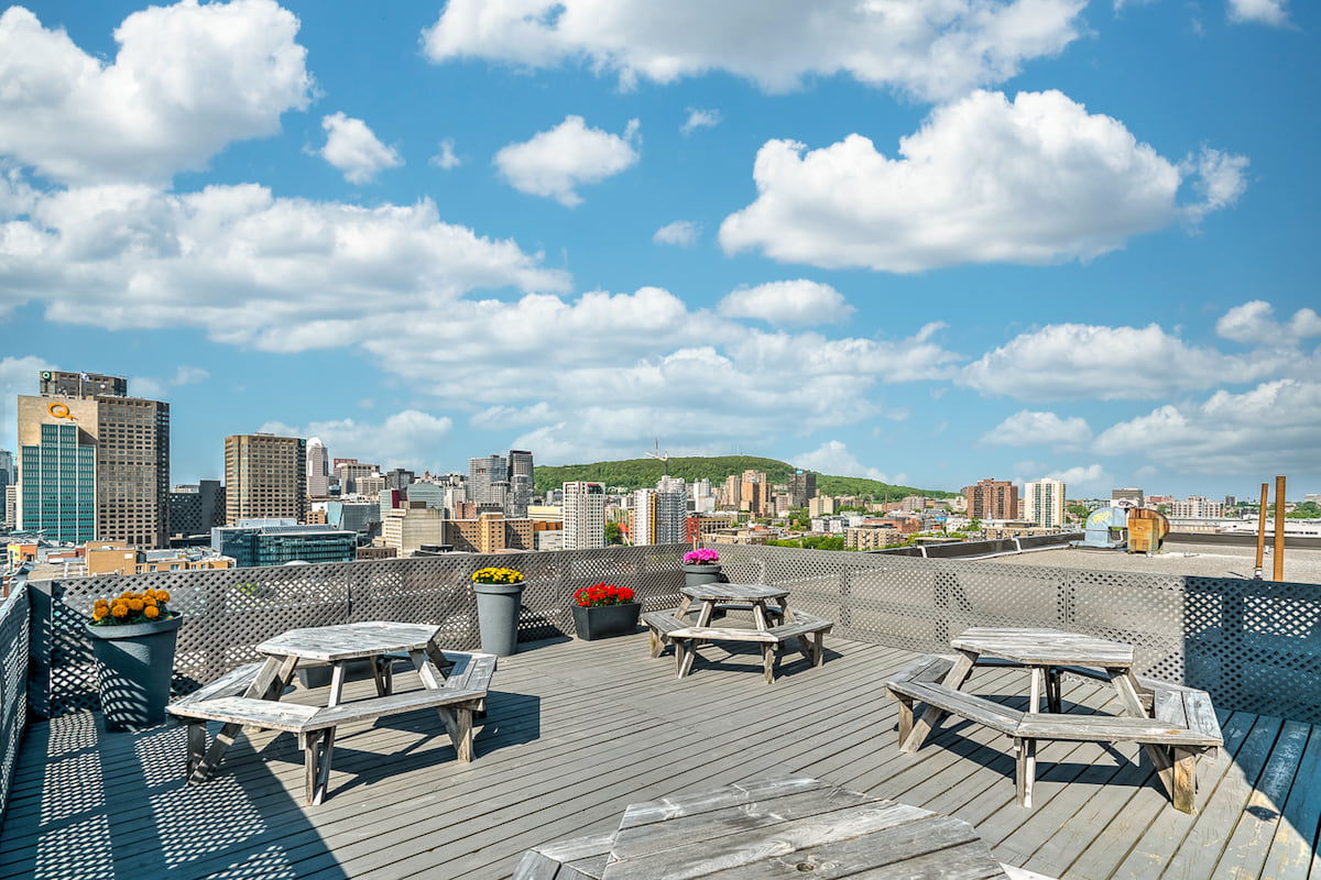 Place Du Boulevard Apartments - Junior 1 Bedroom available at 315 East Rene Levesque blvd 4