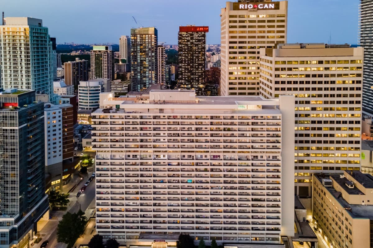 Yonge Eglinton Apartments – Duplex - 1 Bedroom available at 411 Duplex Avenue, Toronto 4