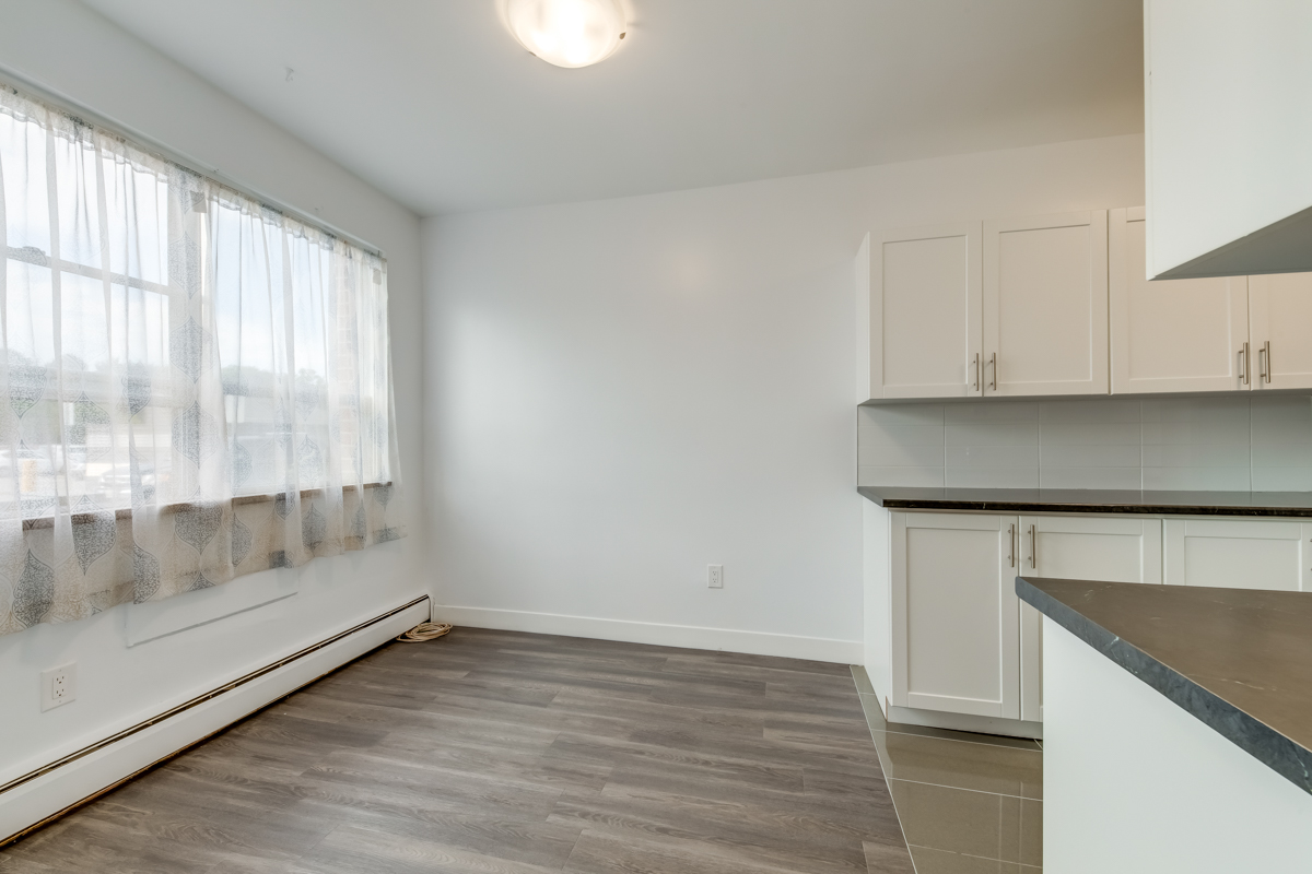 Edinburgh Manor Apartments - 2 Bedroom available at 640 Guelph Line, Burlington