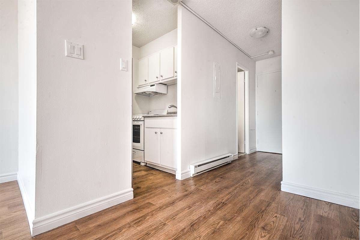 The 1350 Dufort Apartments - Bachelor available at 1350 Du Fort street, Montreal 5