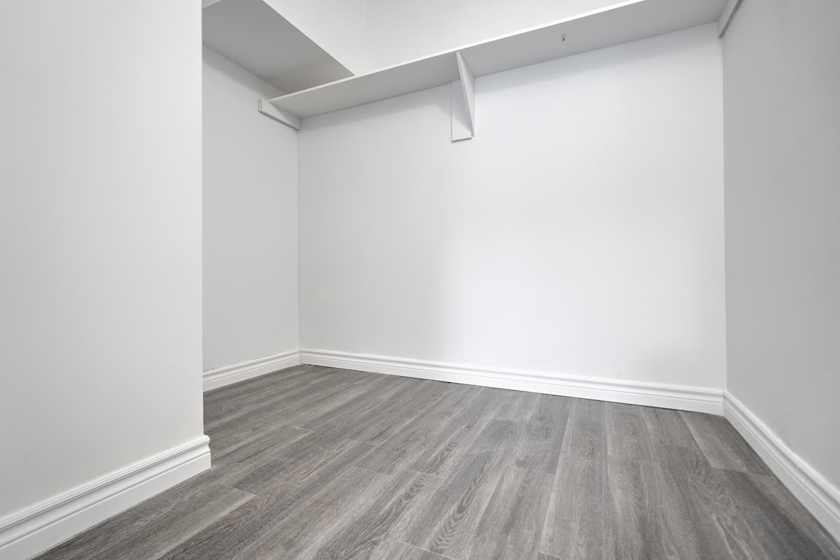 Sunnybrooke - 1 Bedroom available at 5460 Sunnybrooke Avenue, Côte Saint-Luc 5