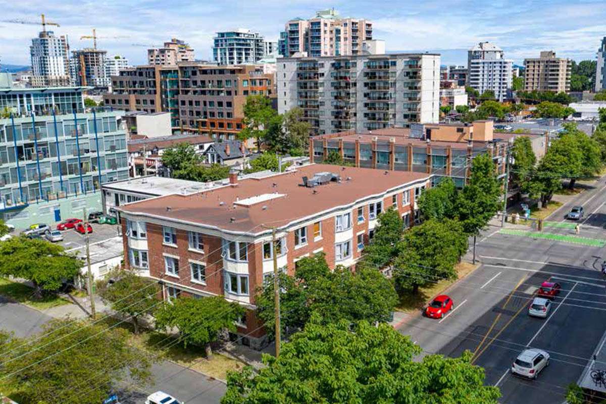 October Mansion - 1 Bedroom available at 1030 Cook Street, Victoria 3