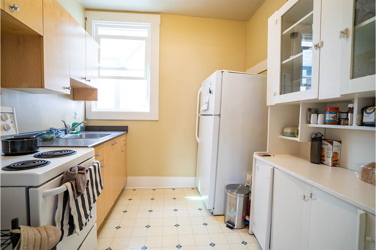 October Mansion - 1 Bedroom available at 1030 Cook Street, Victoria 2