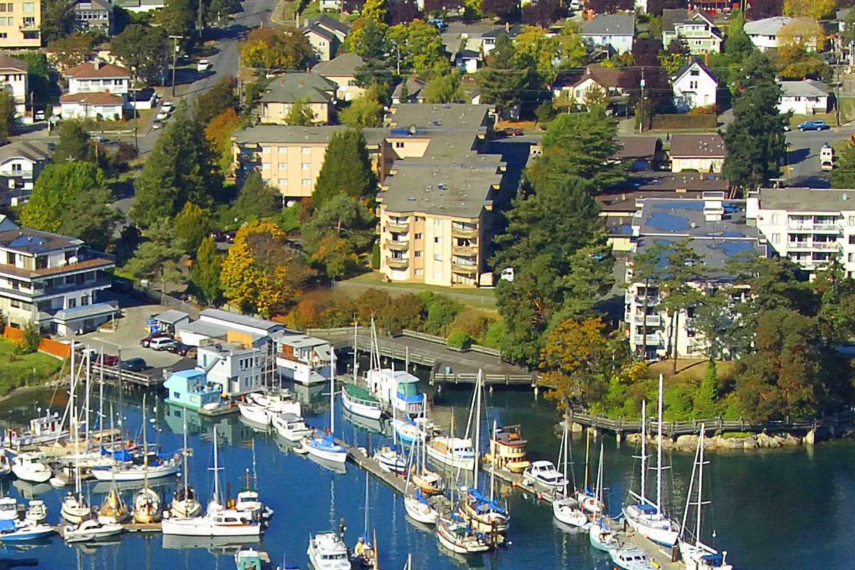 Ocean Park Manor - 1 Bedroom available at 885 Dunsmuir Rd, Esquimalt 2
