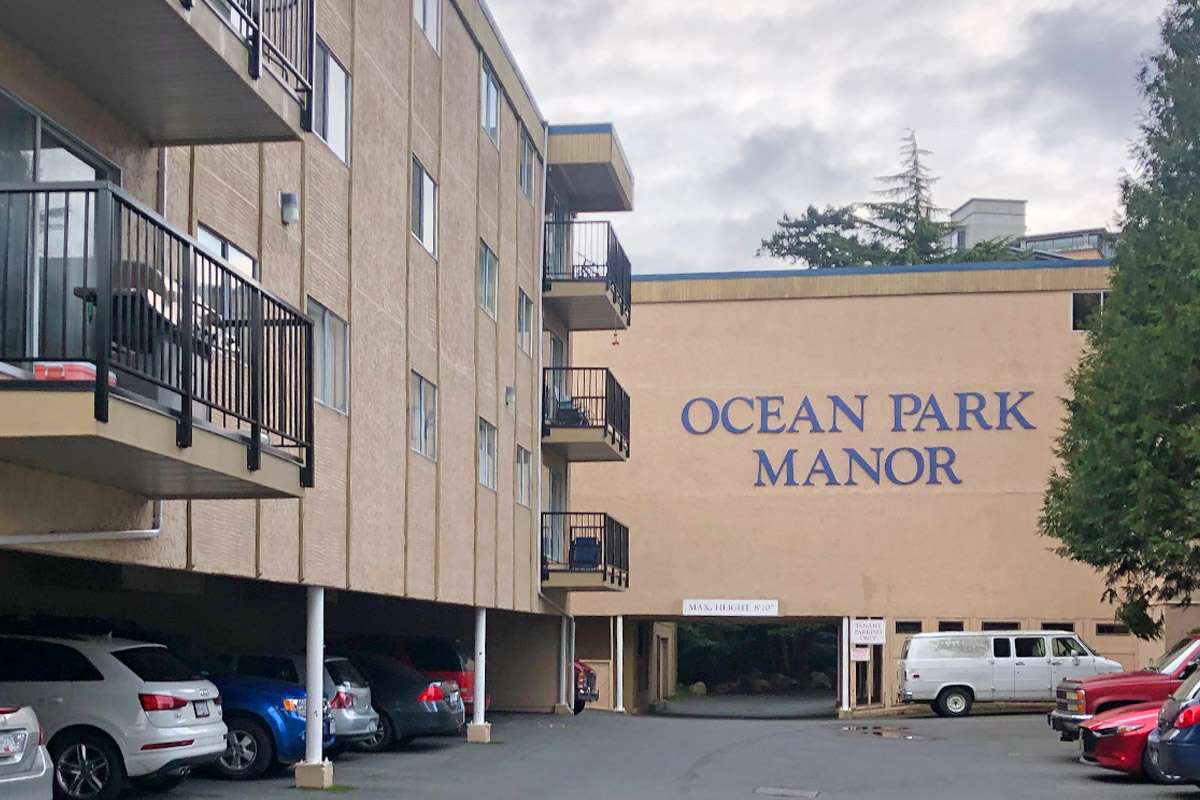 Ocean Park Manor - 1 Bedroom available at 885 Dunsmuir Rd, Esquimalt 4