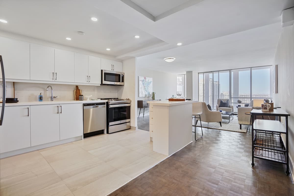Tower Hill East - 1 Bedroom available at 330 Spadina Road, Toronto 2