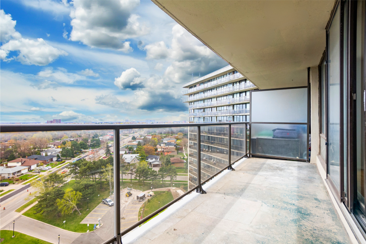 Applewood Towers Apartments - 1 Bedroom available at 1055 Bloor Street, Mississauga 4