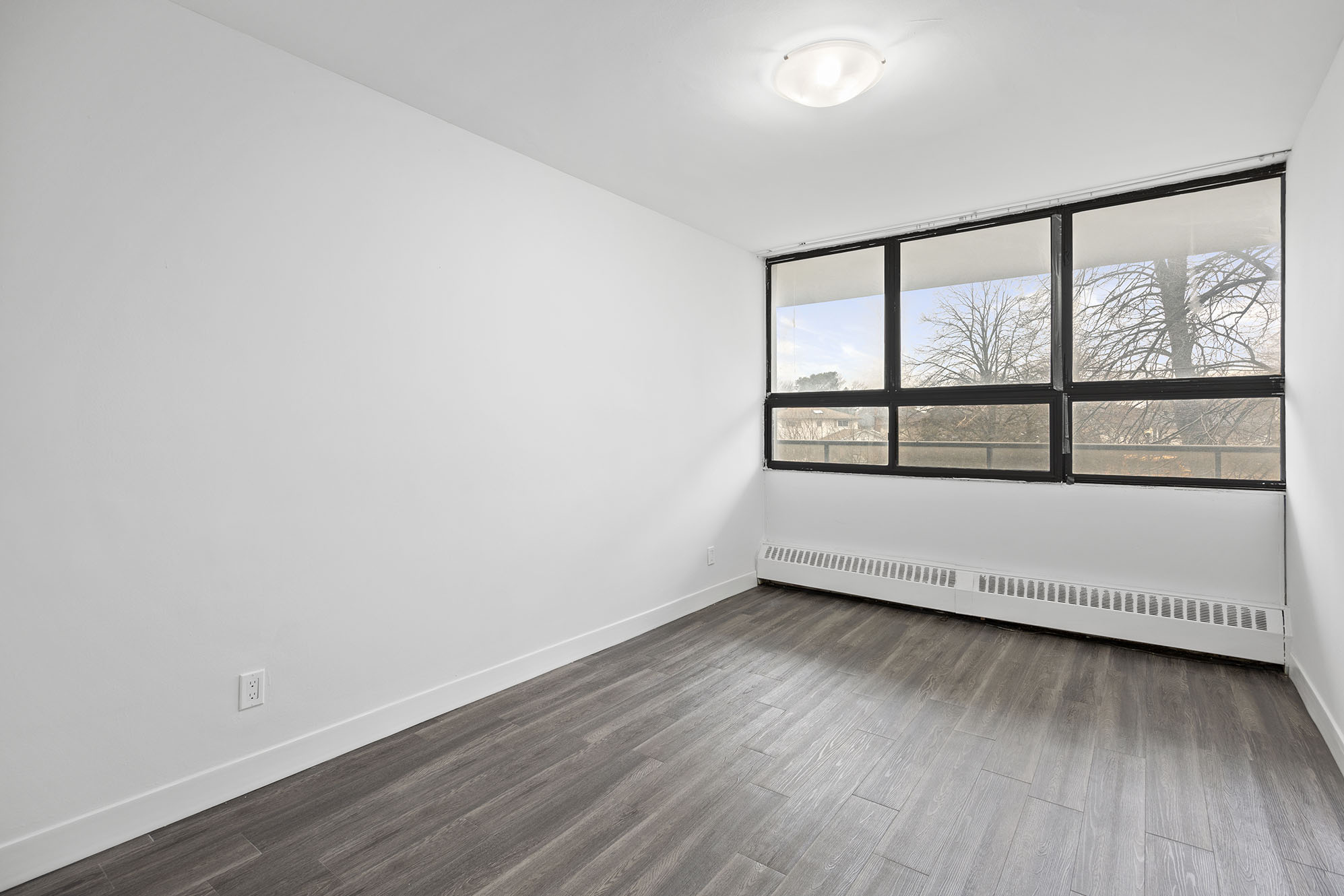 Applewood Towers Apartments - 2 Bedroom available at 1055 Bloor Street, Mississauga 3