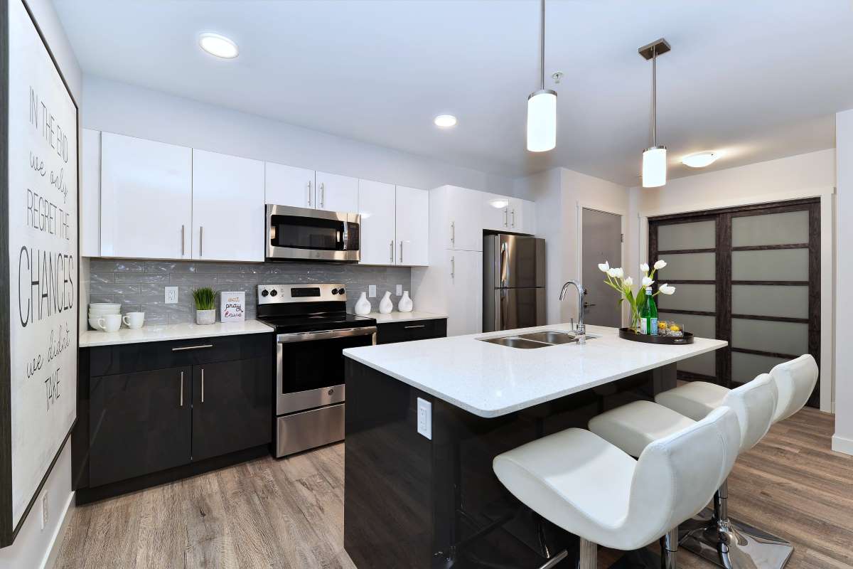 Lakeview Pointe Kelowna Apartments - 3 Bedroom available at 3623 Elliot Road, West Kelowna 3