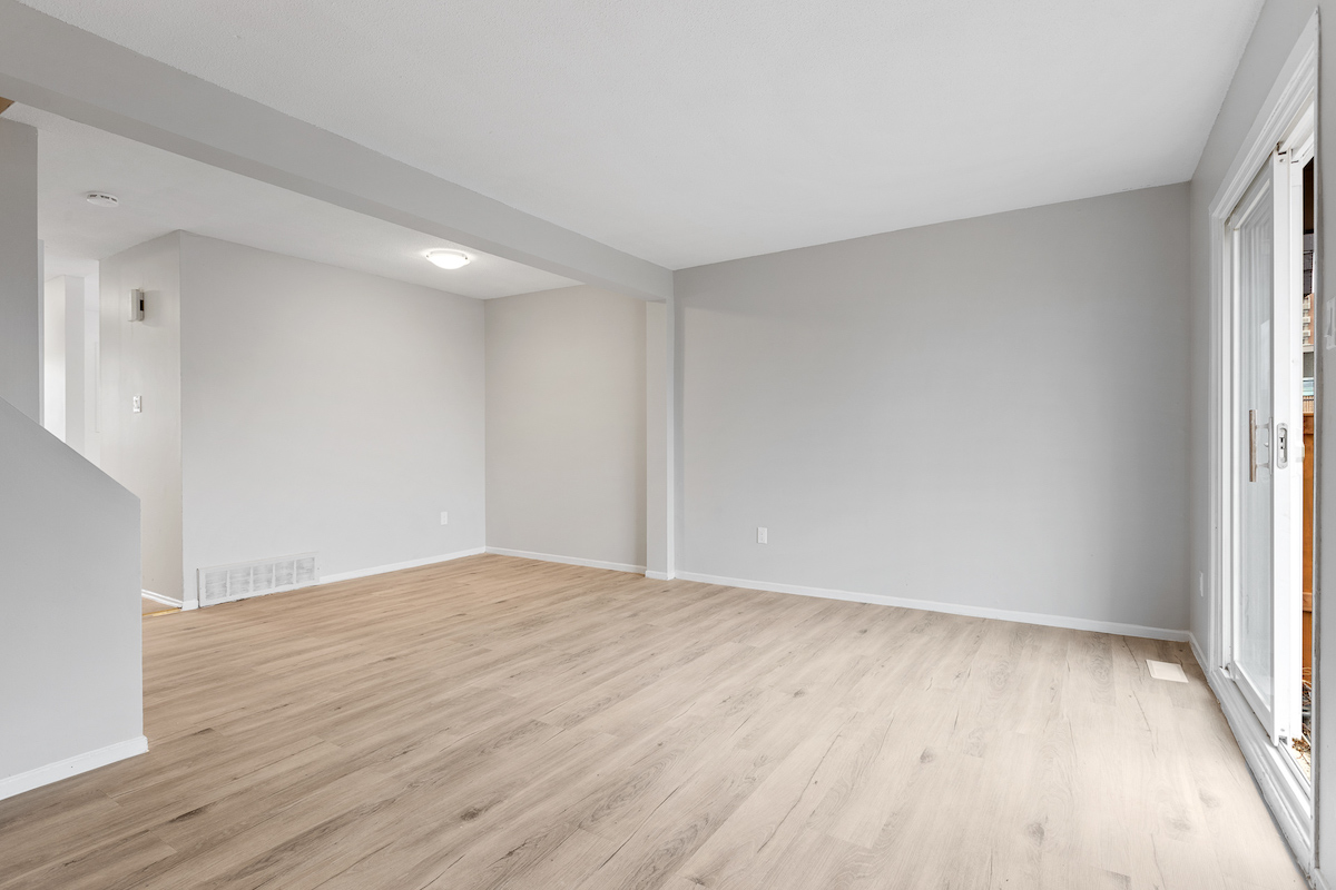 Hunter’s Point Townhomes - Townhouse (3 bedroom) - 2480-2628 Hunter's Point Crescent 2