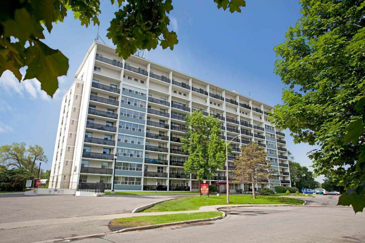 Roanoke Apartments - 2 Bedroom available at 7, 9 Roanoke Road , North York 2