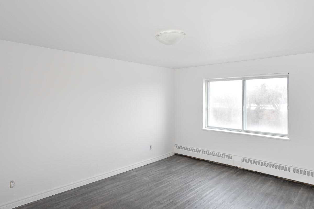Benny Crescent Apartments - 1 Bedroom - 2400, 2420, 2444, 2460, 2480, 2500 Rue Benny-Crescent 3