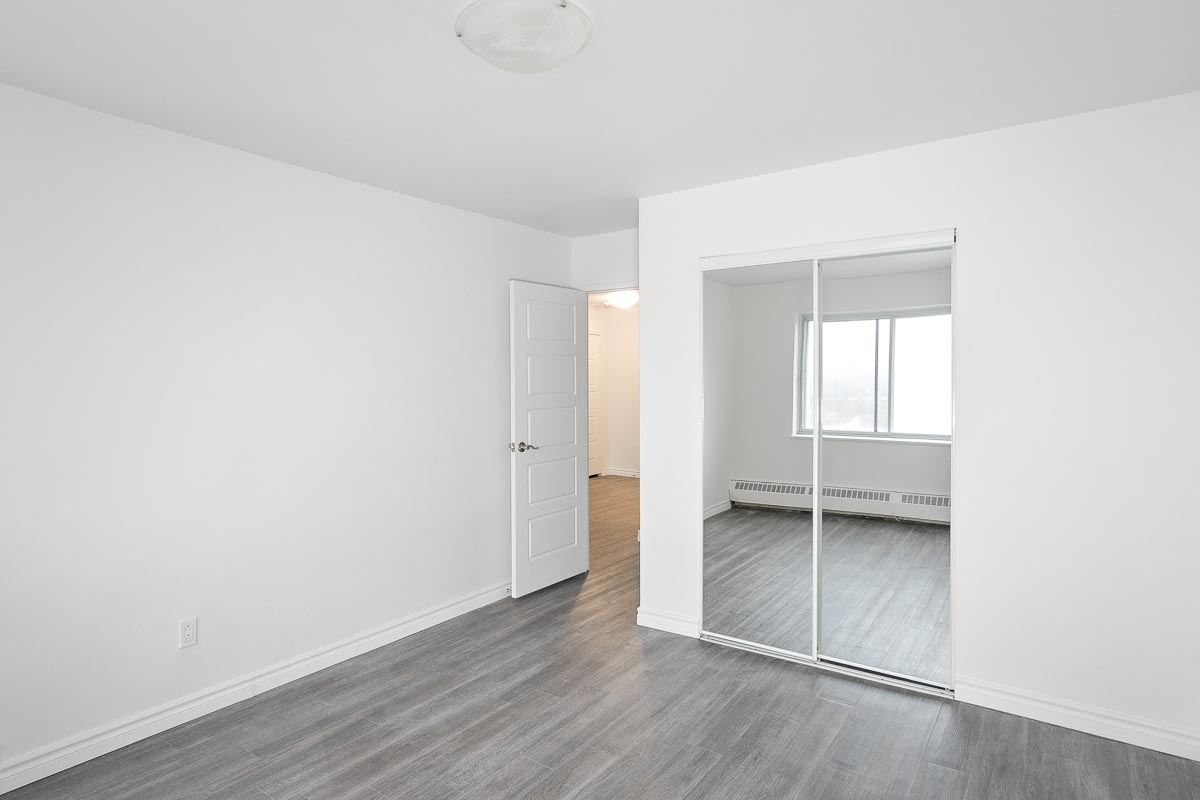 Benny Crescent Apartments - 2 Bedroom - 2400, 2420, 2444, 2460, 2480, 2500 Rue Benny-Crescent 5